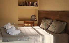 Alle'S M Shyri Studio Apartment